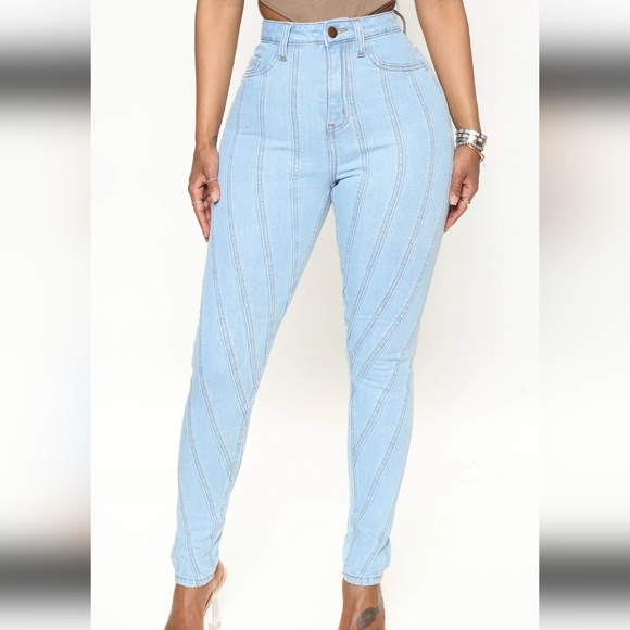 Jeans - Picture 1 of 6